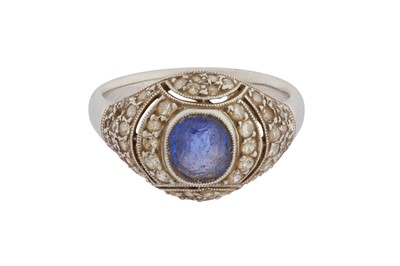 Lot 76 - A SAPPHIRE AND DIAMOND BOMBÉ RING