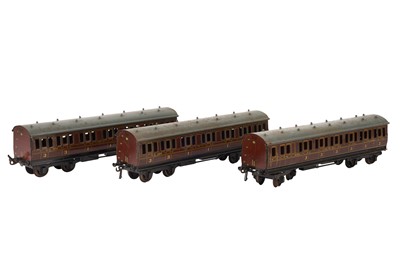 Lot 175 - A GROUP OF THREE BOXED O GAUGE BASSETT LOWKE LMS COACHES