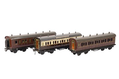 Lot 174 - A GROUP OF BASSETT-LOWKE O GAUGE GWR COACHES