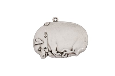 Lot 32 - An early 20th century sterling silver novelty vesta case, London 1906 by Paul Ettlinger