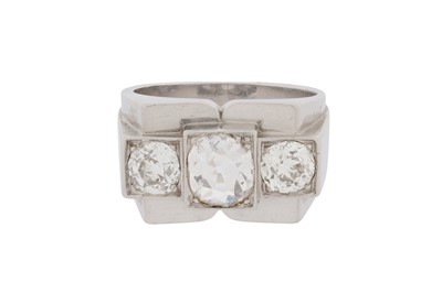 Lot 64 - A DIAMOND THREE-STONE RING, CIRCA 1940