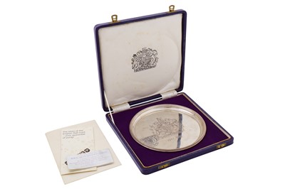 Lot 214 - A cased Elizabeth II sterling silver Royal commemorative dish, Birmingham 1972 by Historical Heirlooms Ltd