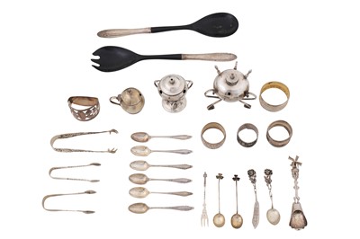 Lot 153 - A mixed group of sterling and 800 standard silver
