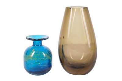Lot 255 - A WHITEFRIARS GLASS VASE