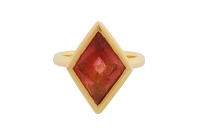 Lot 93 - A TOURMALINE RING