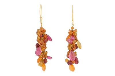 Lot 468 - A PAIR OF TOURMALINE AND GARNET PENDENT EARRINGS