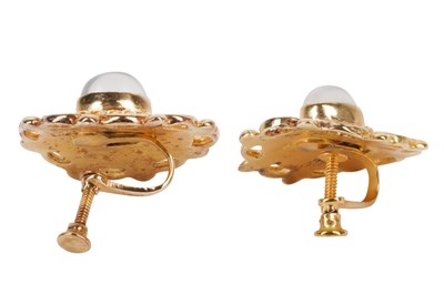 Lot 36 - A PAIR OF MOONSTONE EARRINGS