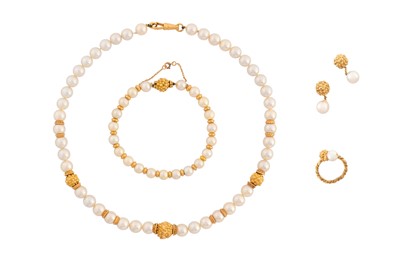 Lot 173 - POSSIBLY BY TECLA Ι A PEARL NECKLACE, BRACELET, EARRING AND RING SUITE