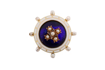 Lot 10 - AN ENAMEL AND PEARL MEMORIAL BROOCH
