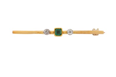 Lot 51 - AN GEM-SET DIAMOND BAR BROOCH