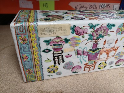 Lot 112 - A PAIR OF CHINESE FAMILLE-ROSE 'HUNDRED ANTIQUES' PILLOWS