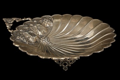 Lot 333 - A fine antique continental .830 Silver butter...