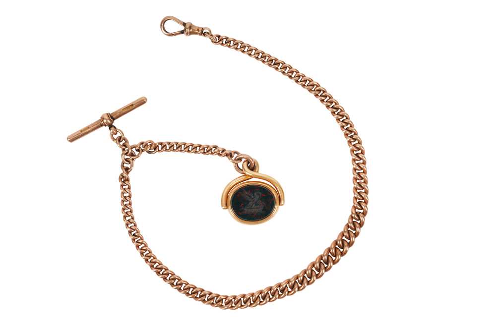 Lot 21 - AN ALBERT CHAIN WITH AN 18CT BLOODSTONE SWIVEL FOB SEAL