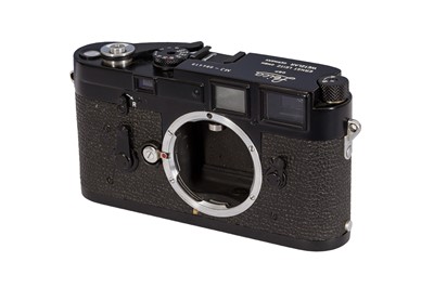 Lot 262 - A Leica M3 DS Rangefinder Camera Body