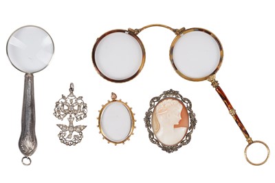Lot 44 - A COLLECTION OF JEWELLERY