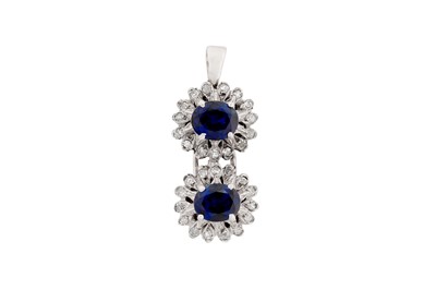 Lot 26 - A SAPPHIRE AND DIAMOND PENDANT