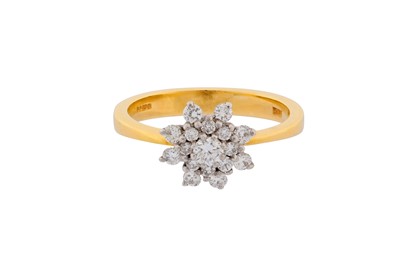 Lot 153 - A DIAMOND RING