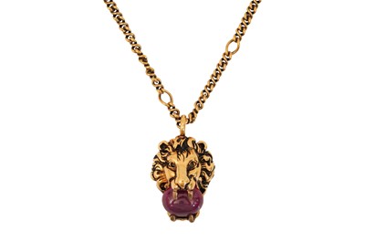 Lot 16 - GUCCI | A LION HEAD SYNTHETIC STAR RUBY NECKLACE