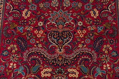 Lot 45 - A FINE KASHAN PRAYER RUG, CENTRAL PERSIA
