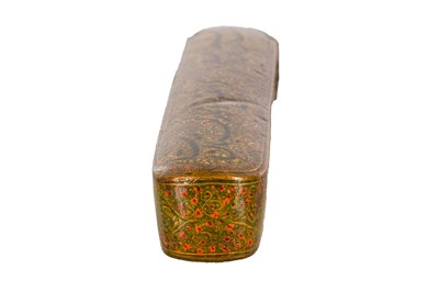 Lot 30 - PAPIER MACHE LAQUERWARE PEN BOX (CALAMDAN)