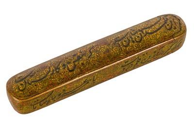 Lot 30 - PAPIER MACHE LAQUERWARE PEN BOX (CALAMDAN)