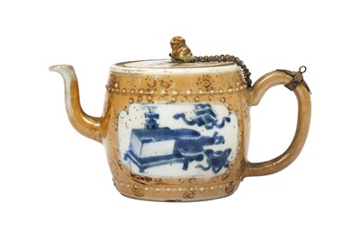 Lot 14 - A CHINESE CAFE-AU-LAIT TEAPOT AND COVER