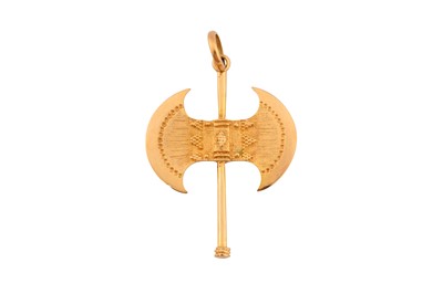 Lot 163 - A DOUBLE AXE PENDANT
