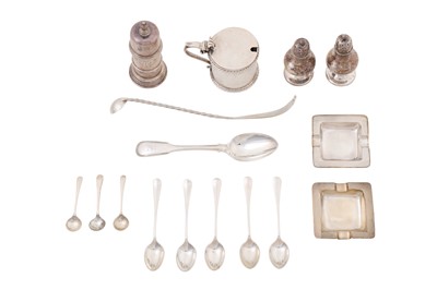Lot 242 - A mixed group of sterling silver
