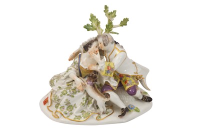 Lot 198 - A MEISSEN FIGURAL GROUP PAIR OF LOVERS