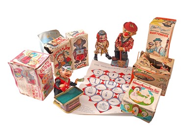 Lot 283 - A GROUP OF 1960S JAPANESE TINPLATED BATTERY OPERATED TOYS