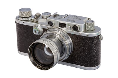 Lot 253 - A Leica IIIa Rangefinder Camera
