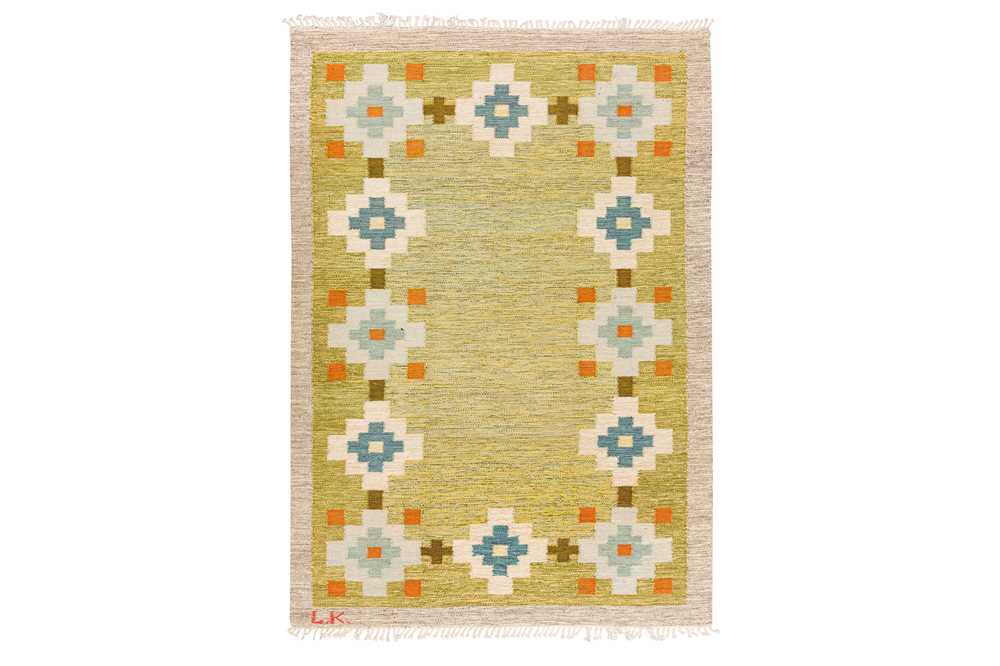 Lot 20 - A FINE SWEDISH KILIM