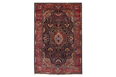 Lot 44 - A FINE ANTIQUE SAROUK RUG, WEST PERSIA