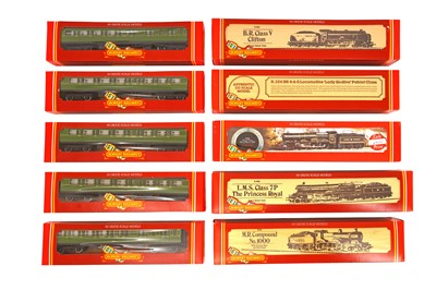 Lot 310 - A GROUP OF SIX HORNBY OO GAUGE STEAM LOCOMOTIVES PLUS FIVE SOUTHERN COACHES