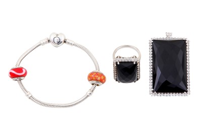 Lot 51 - A PANDORA SILVER BRACELET AND A BLACK ONYX AND WHITE TOPAZ SILVER SUITE