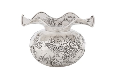 Lot 118 - An early 20th century Chinese export silver “spittoon or cuspidor” bowl, Canton circa 1920, marked Tai Chang Long, retailed by Luen Wo of Shanghai