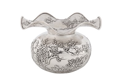 Lot 118 - An early 20th century Chinese export silver “spittoon or cuspidor” bowl, Canton circa 1920, marked Tai Chang Long, retailed by Luen Wo of Shanghai