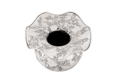 Lot 118 - An early 20th century Chinese export silver “spittoon or cuspidor” bowl, Canton circa 1920, marked Tai Chang Long, retailed by Luen Wo of Shanghai