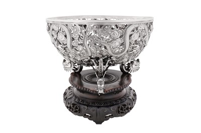 Lot 108 - A late 19th / early 20th century Chinese export silver bowl on stand, Canton circa 1900, marked Sui Chang, retailed by Wang Hing