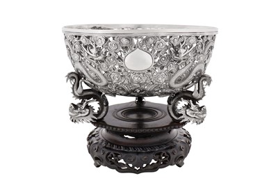 Lot 108 - A late 19th / early 20th century Chinese export silver bowl on stand, Canton circa 1900, marked Sui Chang, retailed by Wang Hing