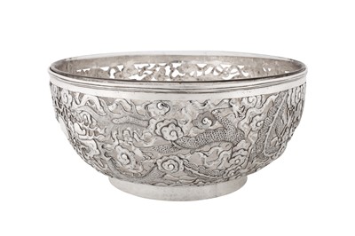 Lot 105 - A late 19th century Chinese export silver bowl, Canton circa 1890, marked Qiao Zhen, retailed by Cum Wo of Hong Kong