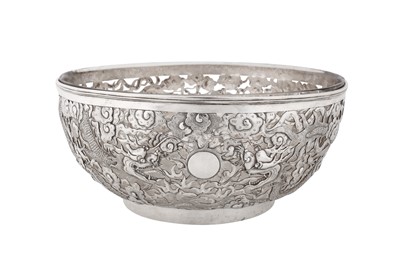 Lot 105 - A late 19th century Chinese export silver bowl, Canton circa 1890, marked Qiao Zhen, retailed by Cum Wo of Hong Kong