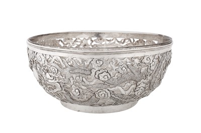 Lot 105 - A late 19th century Chinese export silver bowl, Canton circa 1890, marked Qiao Zhen, retailed by Cum Wo of Hong Kong