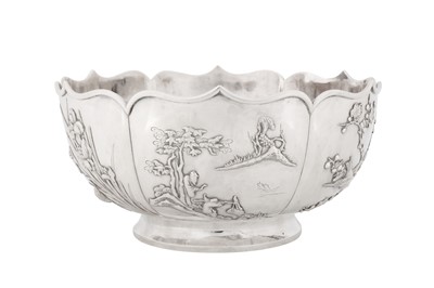 Lot 90 - An early 20th century Chinese export silver bowl, Canton or Hong Kong circa 1920, marked Hua Zhen, retailed by Zee Wo of Shanghai