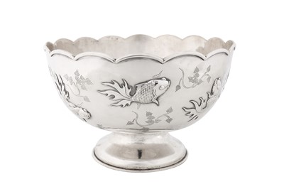 Lot 95 - An early 20th century Chinese export silver bowl, Shanghai circa 1920, marked Zhu Chang, retailed by Zee Wo