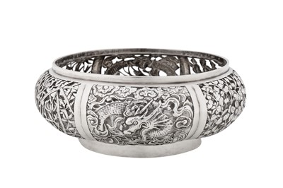 Lot 73 - A late 19th / early 20th century Chinese export silver bowl, Canton circa 1900, marked Xie Chang, probably retailed by Sing Fat