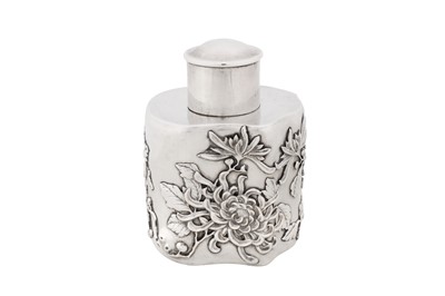 Lot 101 - A late 19th / early 20th century Chinese export silver tea caddy, Canton or Shanghai circa 1900, marked An Chang, retailed by Luen Wo of Shanghai