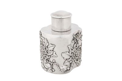 Lot 101 - A late 19th / early 20th century Chinese export silver tea caddy, Canton or Shanghai circa 1900, marked An Chang, retailed by Luen Wo of Shanghai
