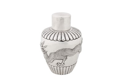 Lot 16 - An early 20th century Chinese export silver tea caddy, Shanghai or Hong Kong circa 1920, marked Qing, retailed by Kwan Wo of Canton or Hong Kong
