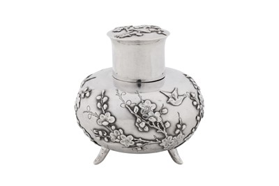 Lot 84 - An early 20th century Chinese export silver tea caddy, Canton and Shanghai circa 1920, marked Yi An, retailed by Luen Wo